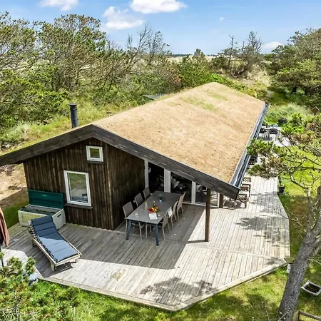 Lagho - 500m From The Sea By Interhome